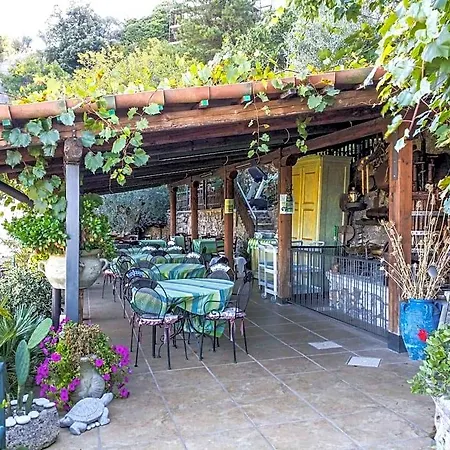 La Dimora Antica Bed & Breakfast
